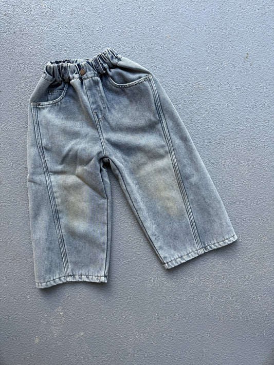 Front Seam Loose Fit Jeans